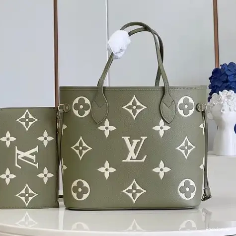 Fashionrepsfam ru 2309YA0007 LV Bag 0702